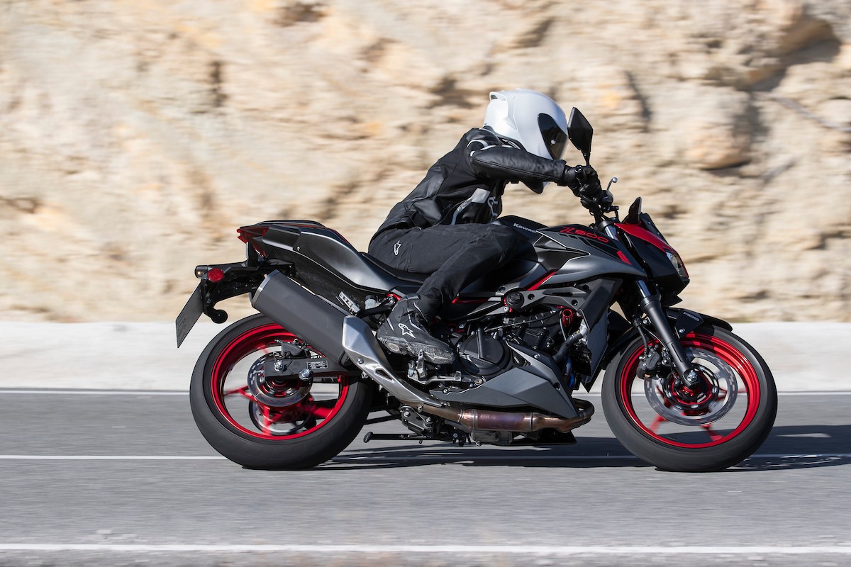 Kawasaki Z 500 (e Ninja 500): la controffensiva giapponese +VIDEO+